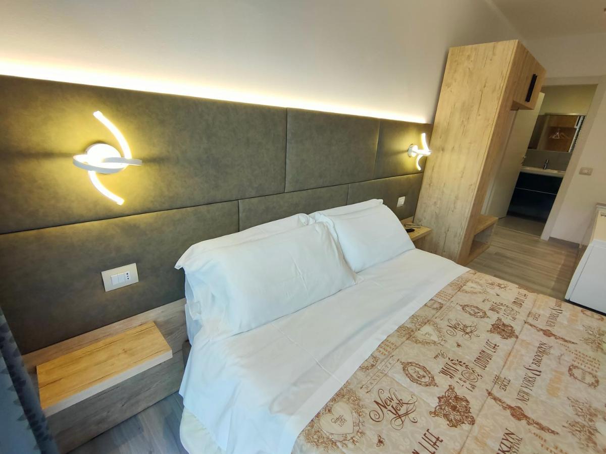 Residence Cristine ริวาเดลการ์ดา ภายนอก รูปภาพ